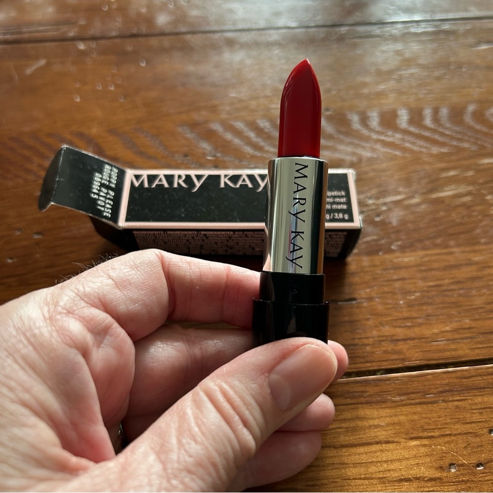 Mary Kay Bold Poppy Please Lipstick